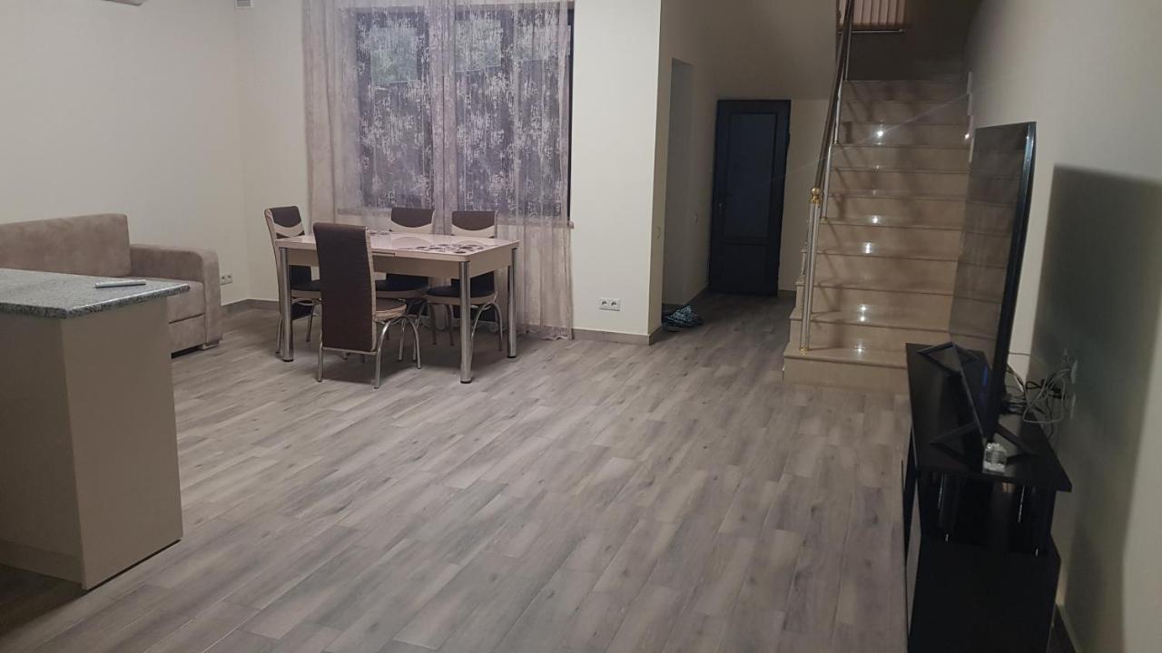 Our House Bed & Breakfast Vagharshapat Luaran gambar